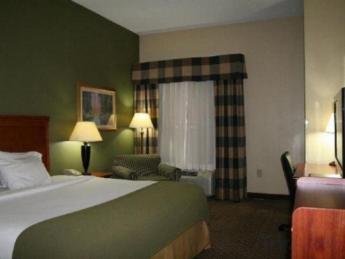 Holiday Inn Express Hotel & Suites Greenwood image 19