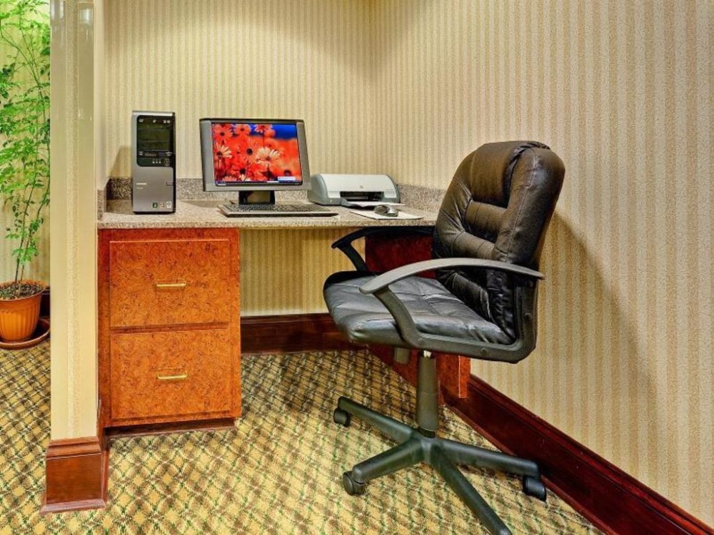 Holiday Inn Express Hotel & Suites Greenwood